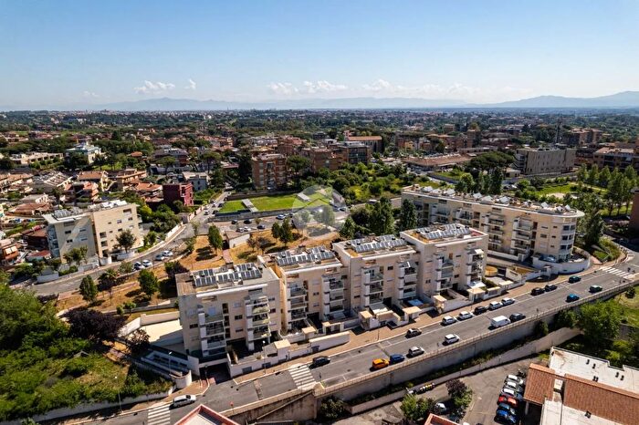 Appartamento quadrilocale in vendita in Via dei Mazzanti, Roma