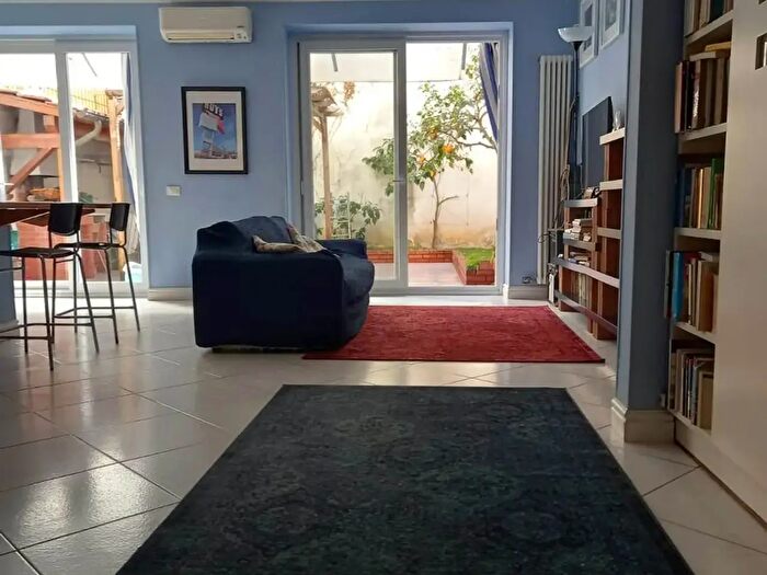 Casa con 8 locali in affitto in Viareggio