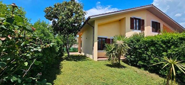 Casa trilocale in vendita in Via Casamarina, Rocca DEvandro