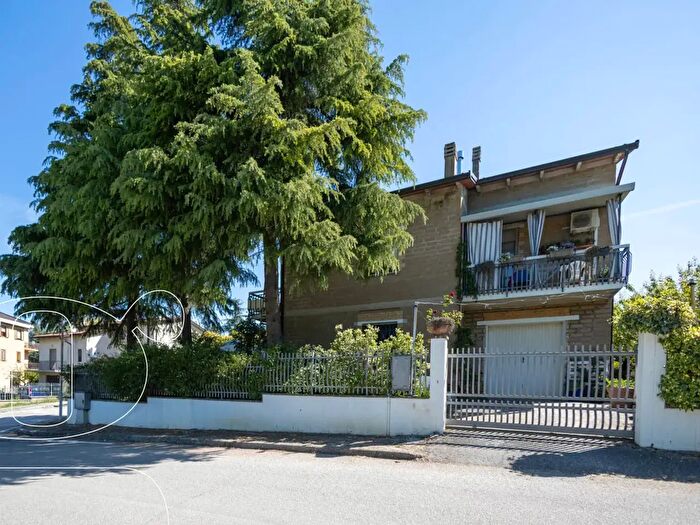 Casa con 10 locali in vendita in Via Caduti della Miniera, Giano DellUmbria