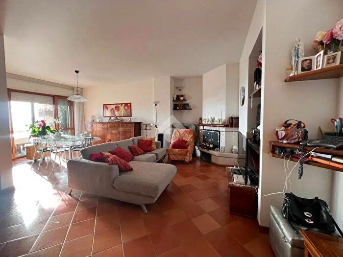 Appartamento quadrilocale in vendita in Via dei Lillà, Perugia