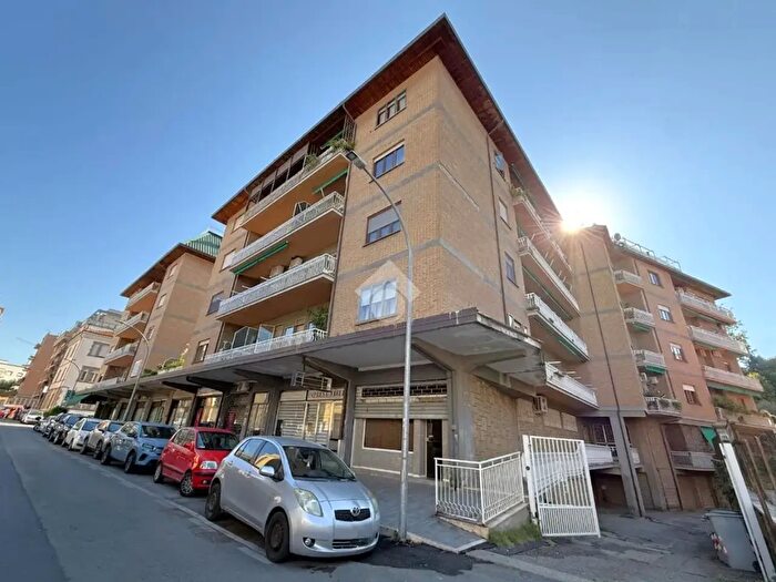 Appartamento bilocale in vendita in Via Piave, Viterbo