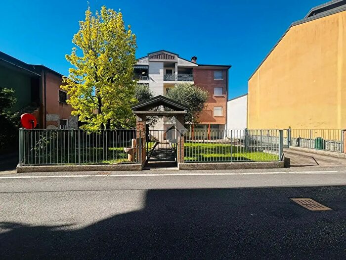 Appartamento trilocale in vendita in Via Don Pietro Carni, Caravaggio