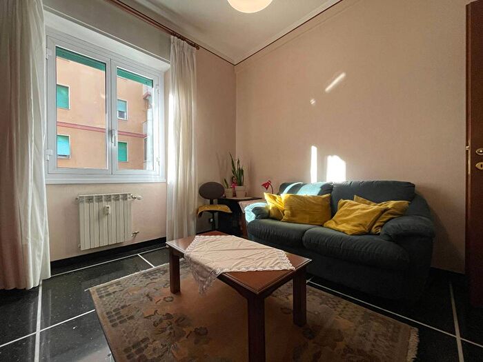 Appartamento bilocale in affitto in Via Tortona, Staglieno, Genova