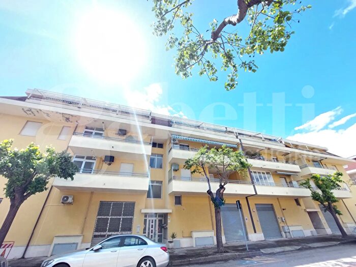 Appartamento trilocale in vendita in Via dei Liburni, Martinsicuro