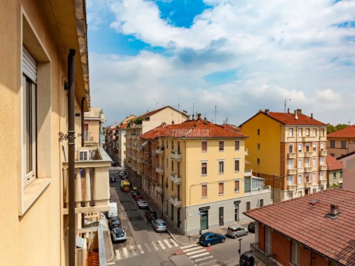 Appartamento trilocale in vendita in Via Exilles, Torino