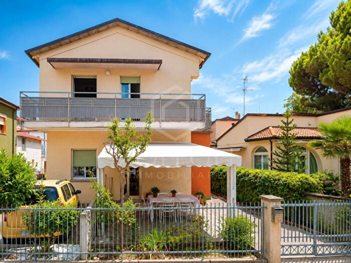 Appartamento trilocale in affitto in Pinarella, Cervia