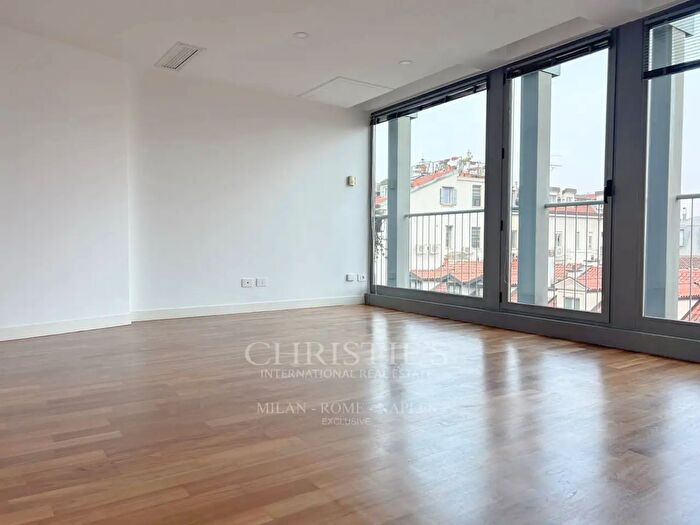 Appartamento trilocale in affitto in Via Arco, Milano