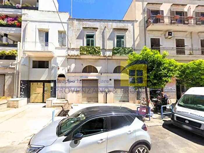 Appartamento trilocale in vendita in Via Osanna, Brindisi
