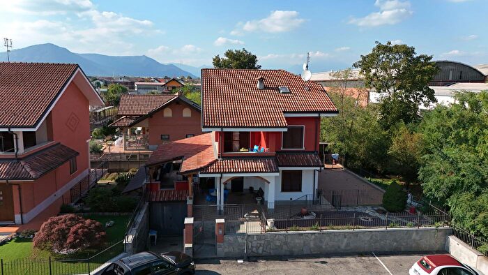 Casa con 6 locali in vendita in Via Leonardo da Vinci, Volvera