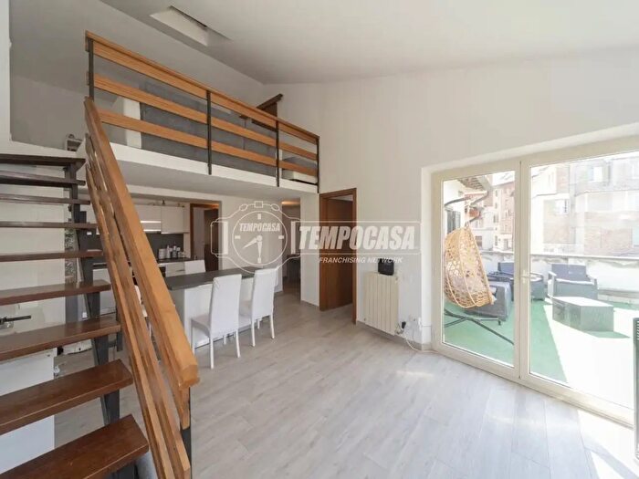 Appartamento trilocale in vendita in Via Piantarose, Perugia