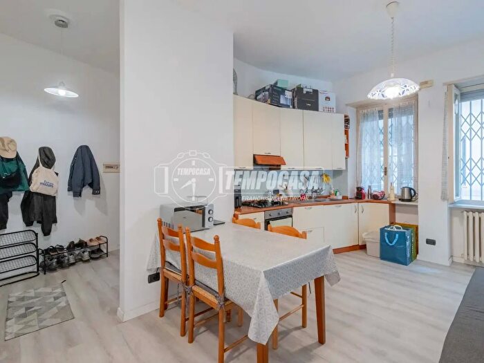 Appartamento trilocale in vendita in Viale Cà Granda, Milano