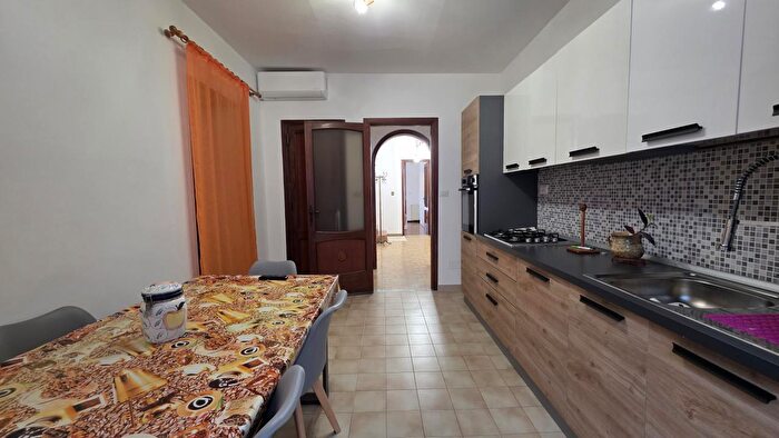 Appartamento trilocale in vendita in Via Enrico Cosenz Snc, Milazzo