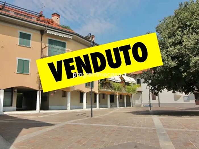 Appartamento quadrilocale in vendita in Via Roma, Segrate