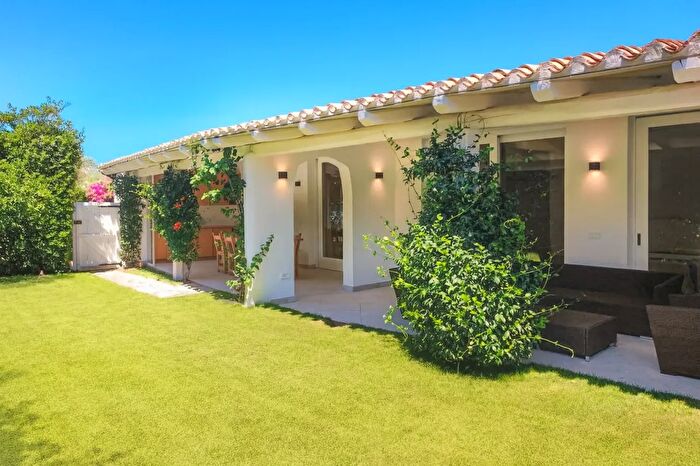 Casa quadrilocale in vendita in Via Fontana Umbrina, Olbia