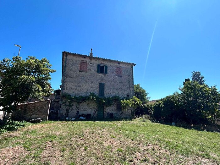 Casa con 9 locali in vendita in Via San Girolamo, Roccastrada