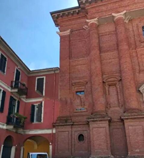 Appartamento con 5 locali in vendita in Piazza Santo Stefano, Alessandria