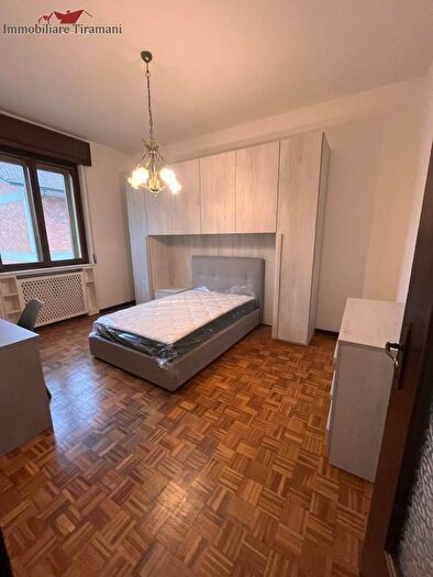 Appartamento quadrilocale in affitto in Via Modonesi, Piacenza