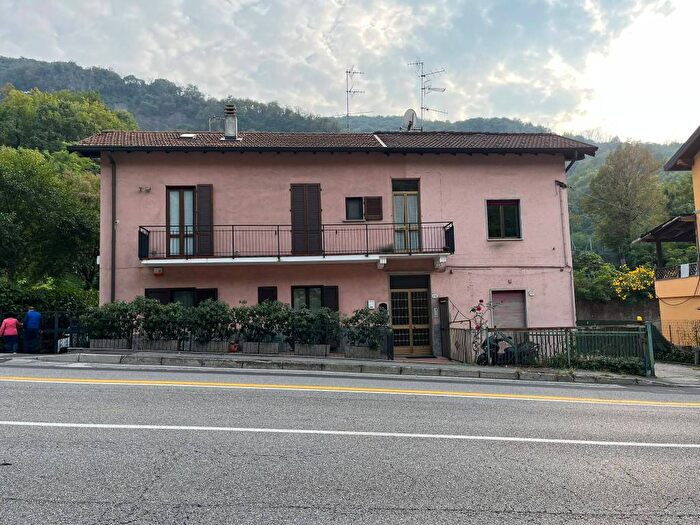 Appartamento bilocale in affitto in Via Bellinzona, Ponte Chiasso, Como