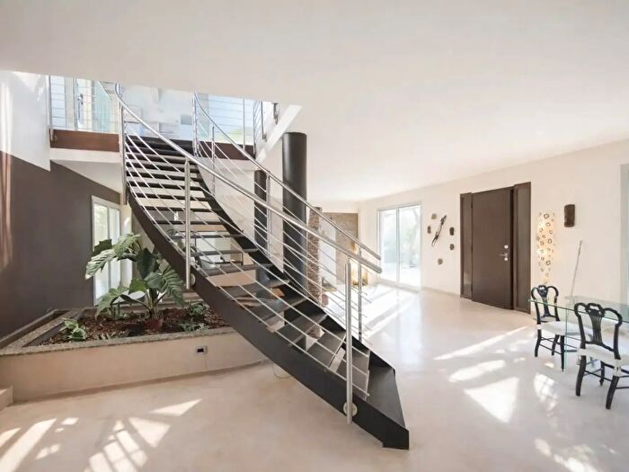 Casa con 8 locali in vendita in Carpaneto Piacentino