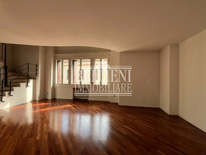 Appartamento quadrilocale in vendita in Contra Porta Santa Lucia, Vicenza