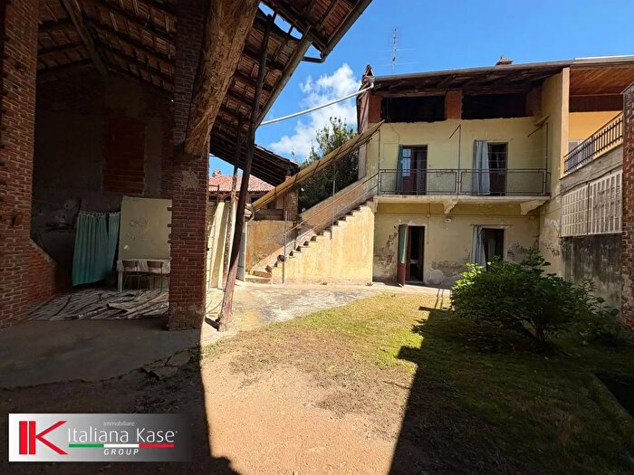 Casa quadrilocale in vendita in Vicolo Broglio, Barone Canavese