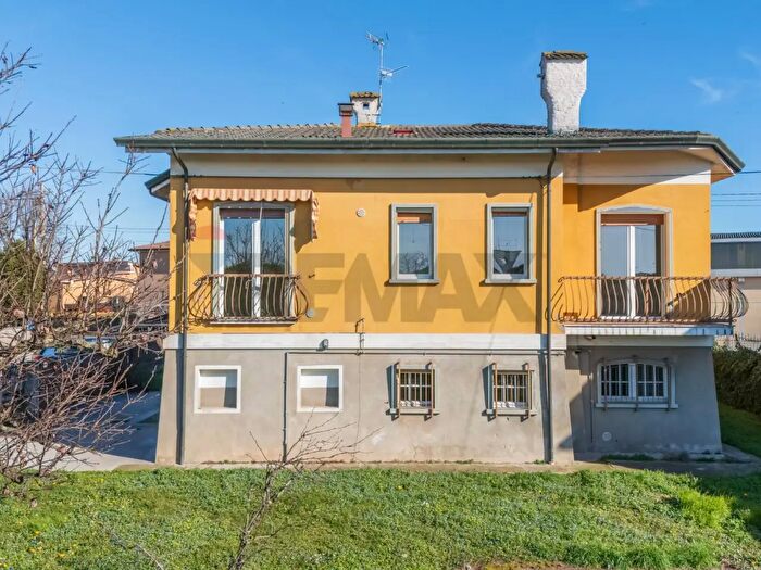 Casa con 5 locali in vendita in Via Virgilio, Remedello