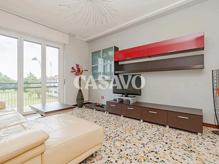Appartamento trilocale in vendita in Via Papa Giovanni XXIII, Vanzago