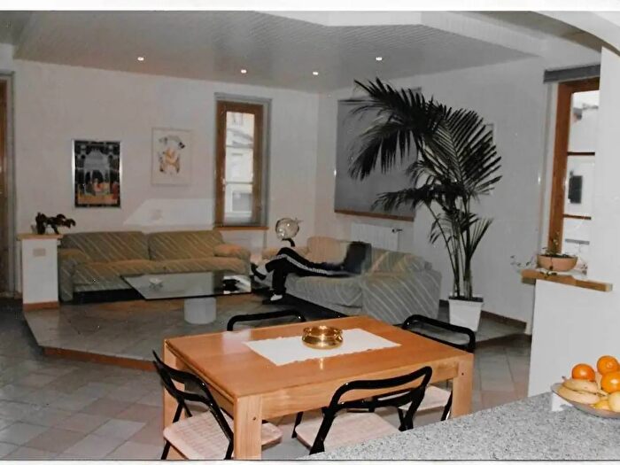 Casa con 6 locali in vendita in Campi Bisenzio