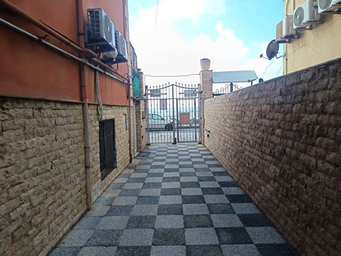 Appartamento bilocale in affitto in Via di Pozzuoli, Bagnoli, Napoli