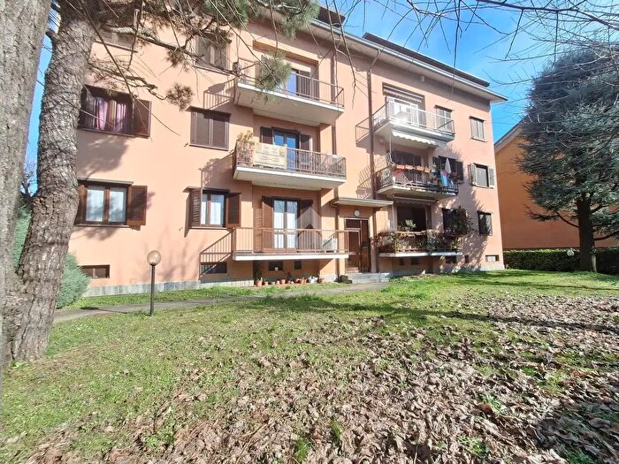 Appartamento trilocale in vendita in Via Rossetti, Cuggiono