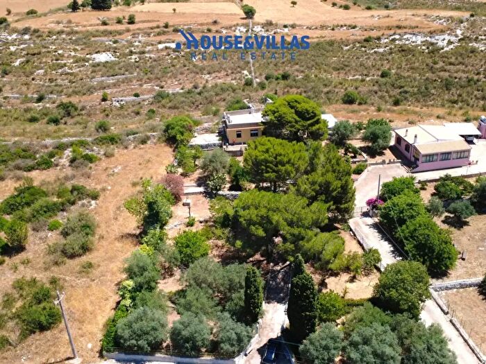 Casa con 5 locali in vendita in Contrada Spinita, Avola