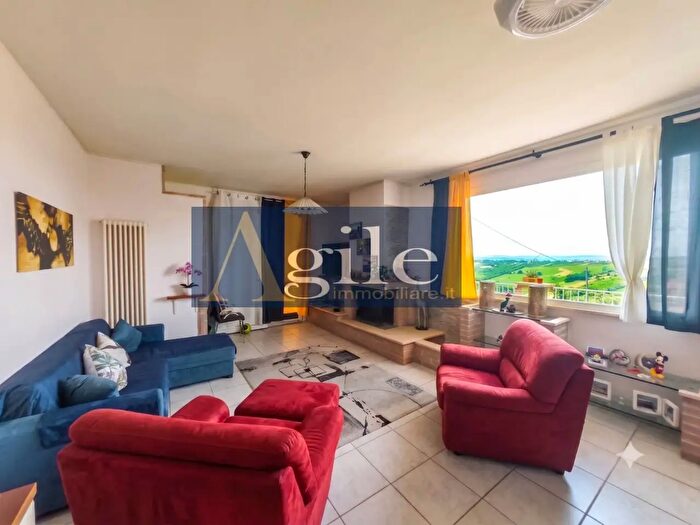 Appartamento con 6 locali in vendita in Via dei Gelsi, Colonnella