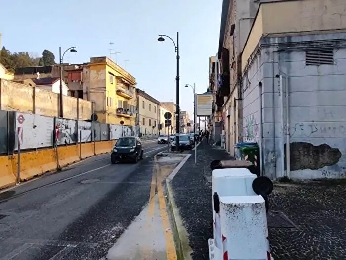 Appartamento con 5 locali in vendita in Via Nuova Poggioreale, Napoli