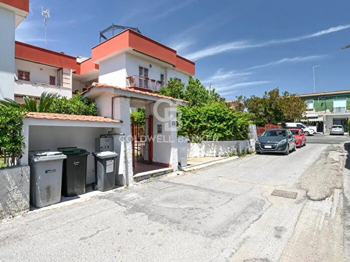 Appartamento trilocale in vendita in Via U Foscolo, Santa Marinella