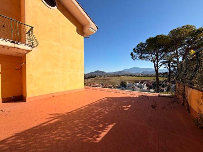 Appartamento trilocale in vendita in Guidonia Montecelio