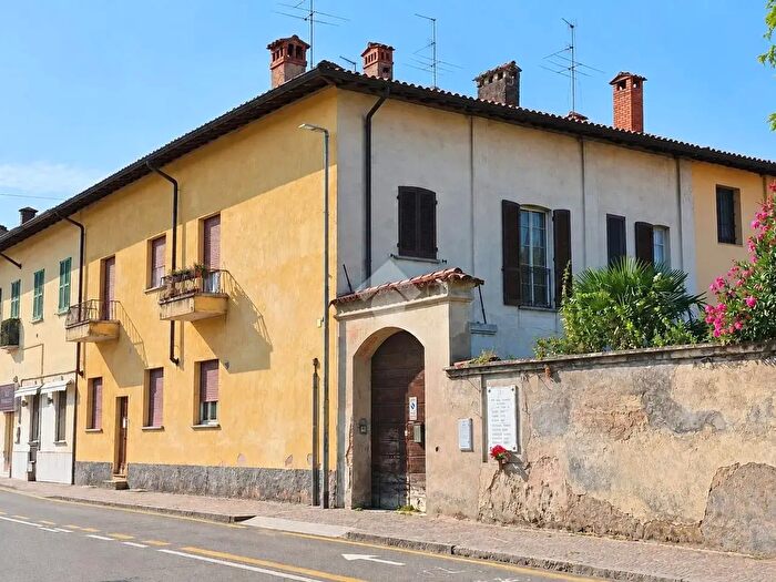 Casa con 7 locali in vendita in Piazza XXI Luglio, Robecco Sul Naviglio