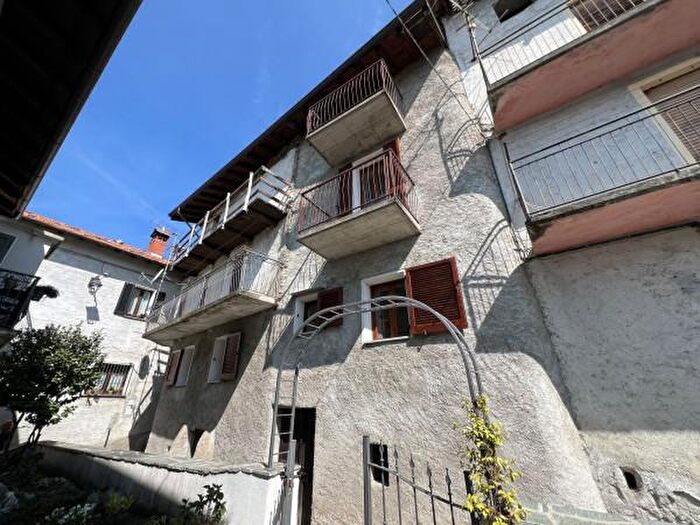 Appartamento trilocale in vendita in Via per Vercana, Domaso