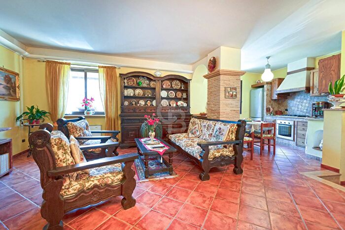 Appartamento con 5 locali in vendita in Piazza Nuova, Viterbo