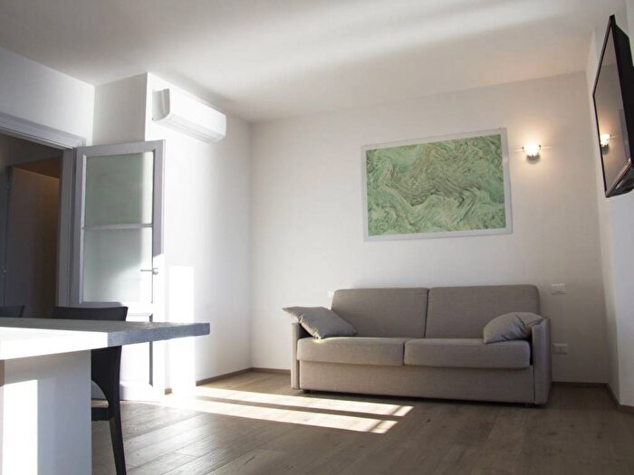 Appartamento trilocale in affitto in Via Giuseppe Mazzini, Belgirate