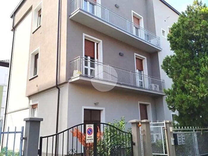 Appartamento quadrilocale in vendita in Via Icilio Guareschi, Parma