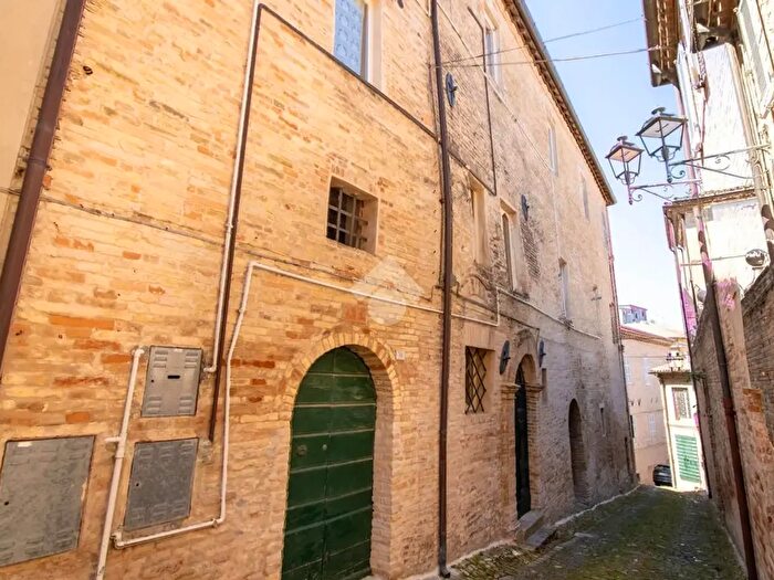 Appartamento trilocale in vendita in Via Migliorati, Fermo