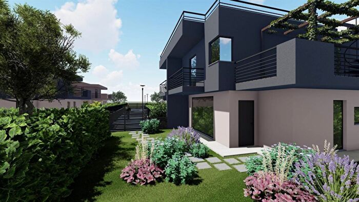 Casa con 5 locali in vendita in Viale Europa, San Pietro Clarenza