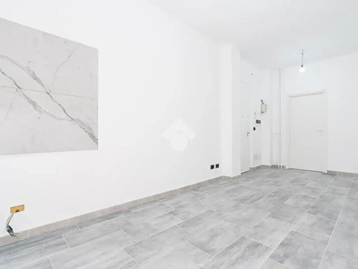 Appartamento bilocale in vendita in Via Lancia, Torino