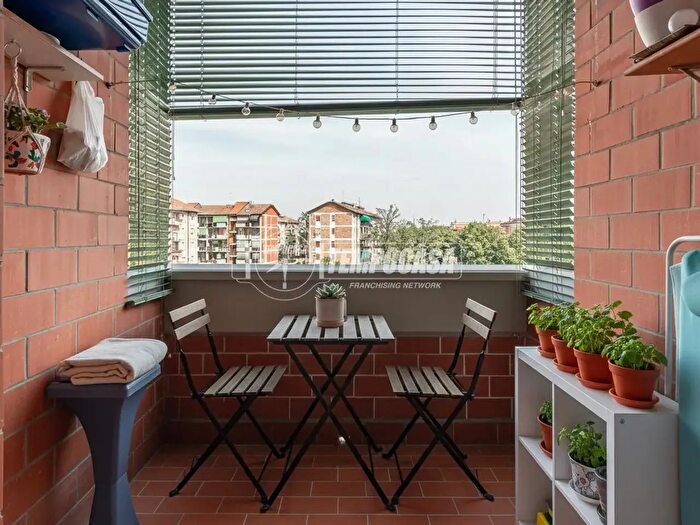 Appartamento quadrilocale in vendita in Via della Robbia, Monza