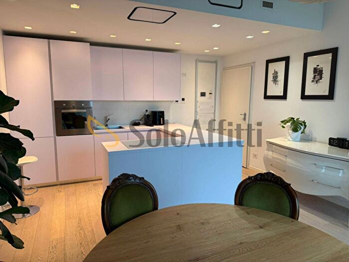 Appartamento trilocale in affitto in Via Fratelli Ugoni, Loggia Garibaldi, Brescia