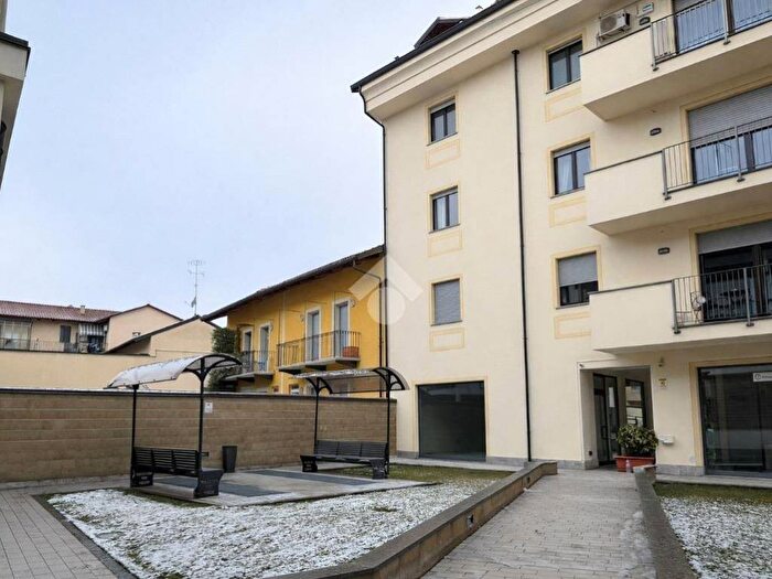 Appartamento trilocale in affitto in Via S Rocco, Centro, Bra