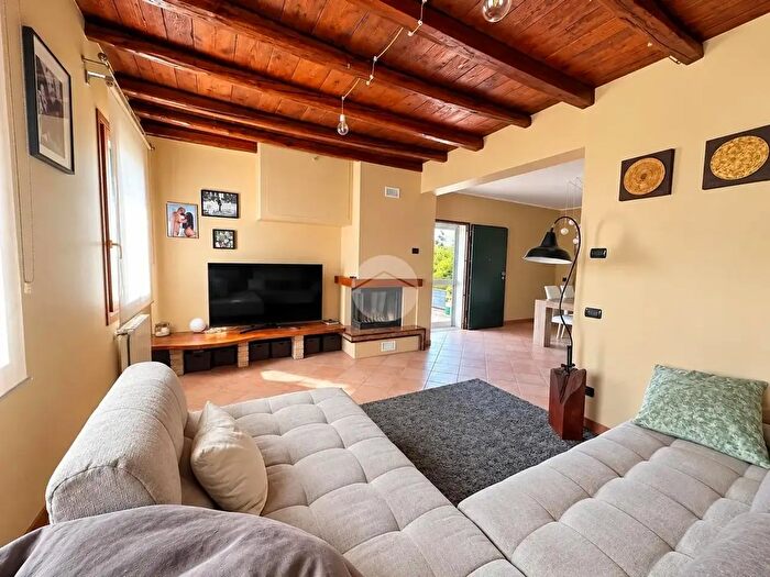 Casa trilocale in vendita in Via Rossini, Albignasego