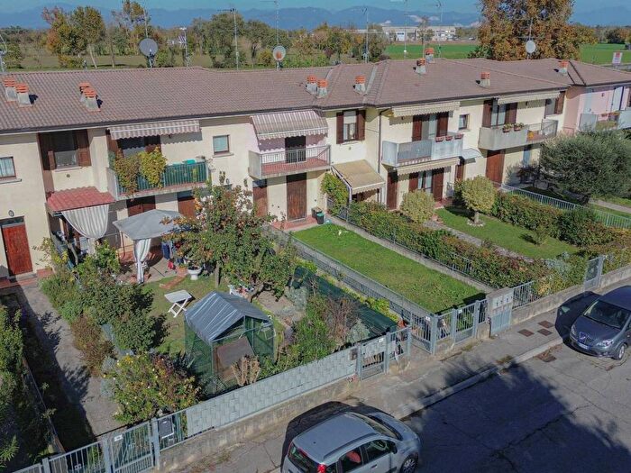 Appartamento bilocale in affitto in Via Bartolomeo Averoldi, Centro, Leno