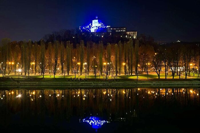 Appartamento con 11 locali in vendita in Via Mazzini Torino, Torino